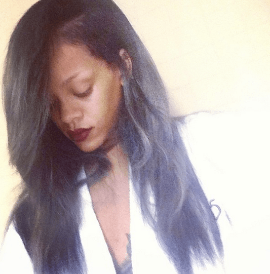 rihanna_cambio_look_pelo_gris_05