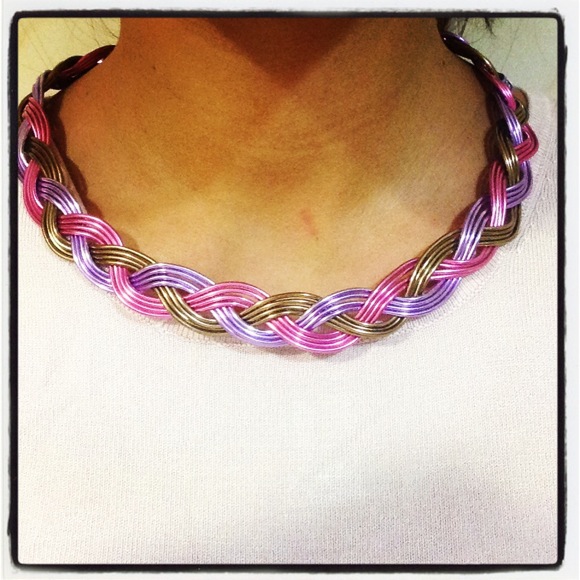 Collar de alambre