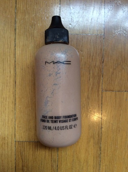 face and body fundation mac