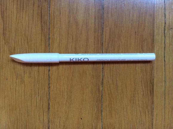 kiko lapiz blanco manicura