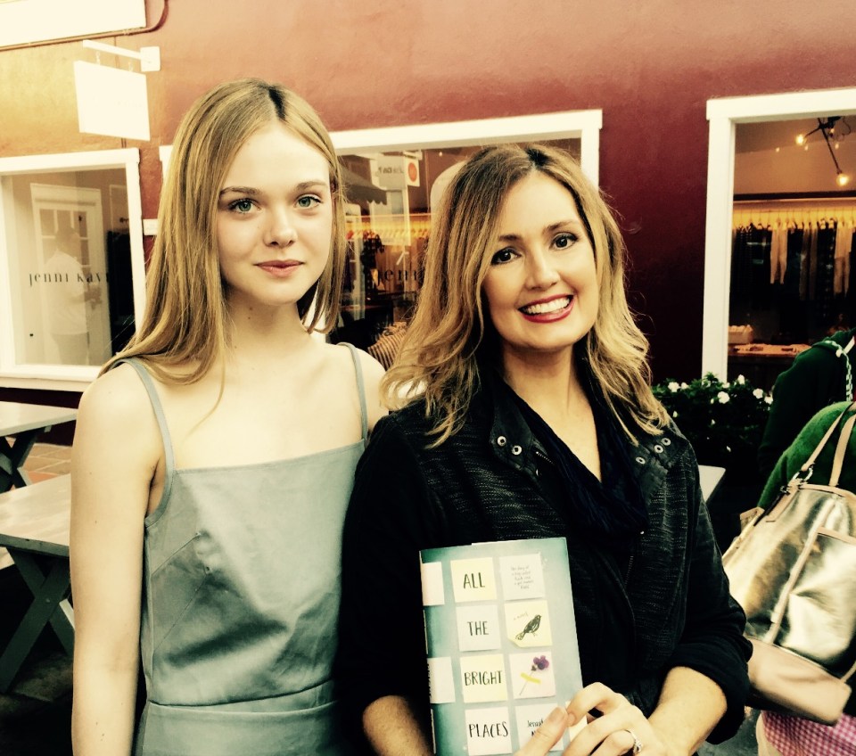 elle fanning violet con autora