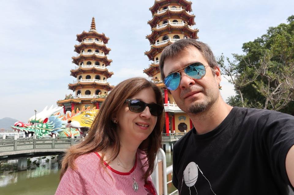 pagodas dragon y tigre kaoshiung